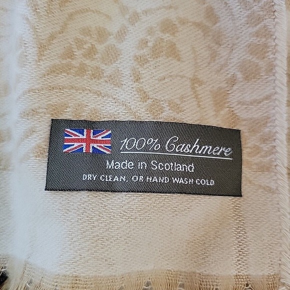 Vintage 100% CASHMERE Made in Scotland Fringed Scarf Ivory Tan Floral Soft - Picture 2 of 6